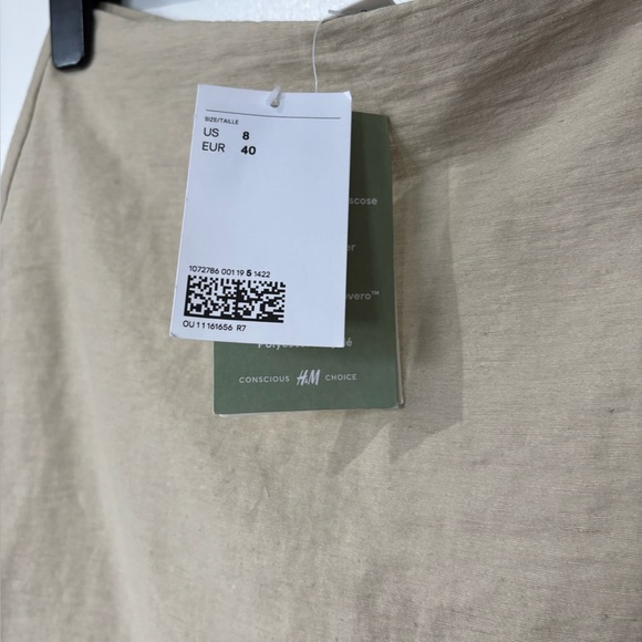 ✨H&M NWT Beige Linen-Blend Mini Skirt - Size 8 - Picture 2 of 6